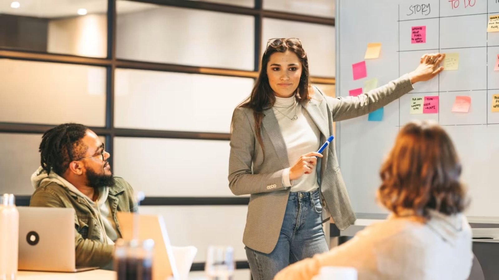 Scrum master vs product owner : rôles et différences clés dans une équipe agile